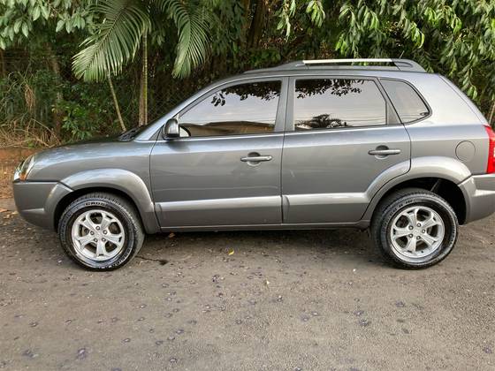HYUNDAI TUCSON 2.0 MPFI GLS 16V 143CV 2WD FLEX 4P AUTOMÁTICO HYUNDAI TUCSON 2.0 MPFI GLS 16V 143CV 2WD FLEX 4P AUTOMÁTICO